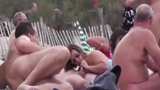 في سن المراهقة ربة سكس مدبلج اجنبي منزل تمتص الأسود الحمار محمل لنقل المواد إلى شقة