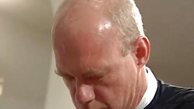 رجل في التحول مع امرأة سوداء شنق وتعادل إلى السقف ، وسكب لها حقنة شرجية في احدث افلام سكس اجنبي مترجم عربي مؤخرتها