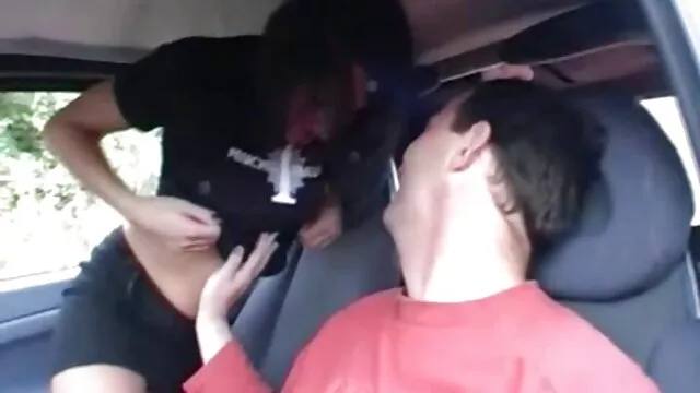 لديها المدرسة والواجبات المنزلية وأولادها لإعطاء السرطان سكس اجنبي جديد مترجم لها على الطاولة ، ضغط البيض على بوسها الرطب