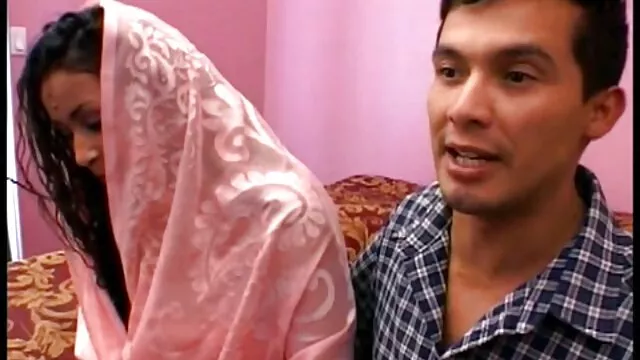 كان Ayano brown eyes يجلس في مترو الأنفاق ، ويشعر فجأة بقضيب شخص ما من الخلف ، يميل بين سكس محارم عربي اجنبي الحمار من خلال سراويل داخلية
