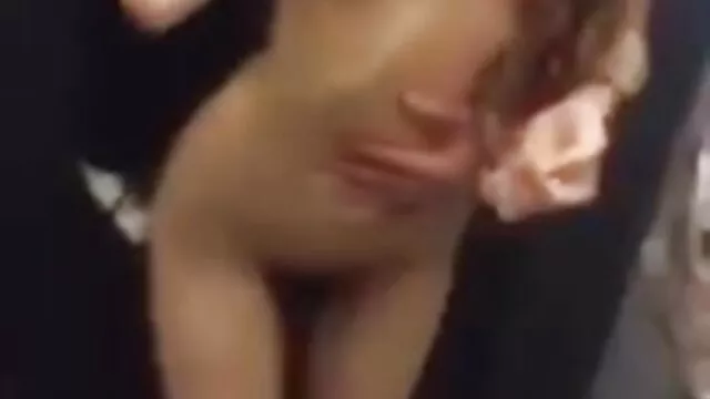 شقراء سكس افلام اجنبيه مترجمه بيلاروسيا خلع ملابسه أمام الفلاح وأجبر على وضع لسانه في حصان لها