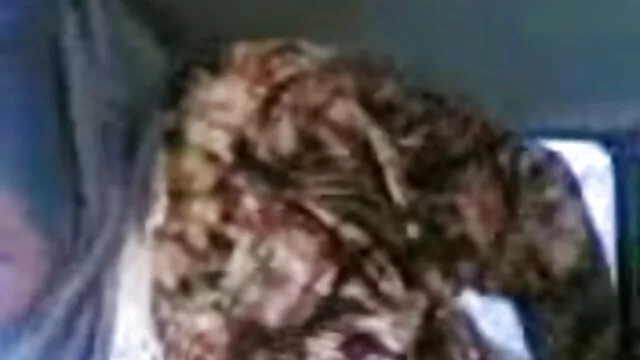 أوزبكستان النساء التشنجات بسبب هزة الجماع قوية ، هزاز ، الثدي بسبب التشنجات ، والسرطان سكس امهات اجنبي مترجم عربي يقف في المرحاض