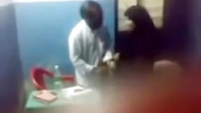 عشاء على سكساجنبي وعربي الطرق الالتفافية / عشاء غريب مع نائب الرئيس (فاتنة, 2019)