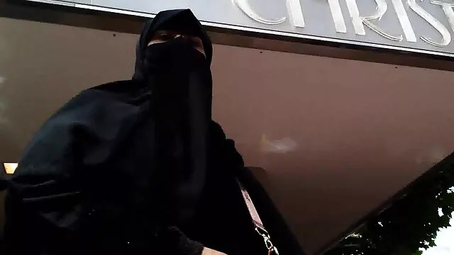 الرجيج الديوك الكبيرة للرجل و ننظر له في عيون عيون cheekily هي سكس اجنبى مترجم xnxx