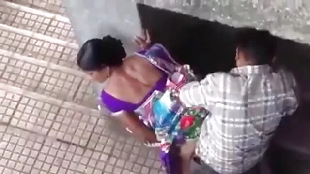 امرأة سكس سكس اجنبي مترجم روسية شابة ، تقف تحت الجورجية وصاح من اختراق كبير في الحمار