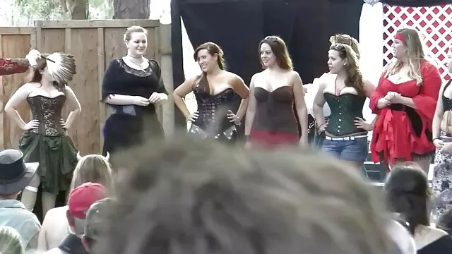 شبه أصلع Altukh نمت افلام سكس اجنبي مترجم كس ابنته في الحمام من عائلة قديمة وتمديد لاتخاذ البيض