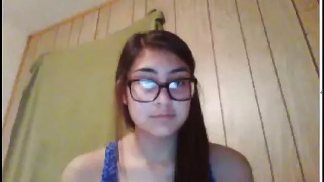 شعر الأخت الكبيرة L. لم يسبق له مثيل الحلاقة ولكن يعرف كيفية العادة السرية افلام سكس مترجمه اجنبي