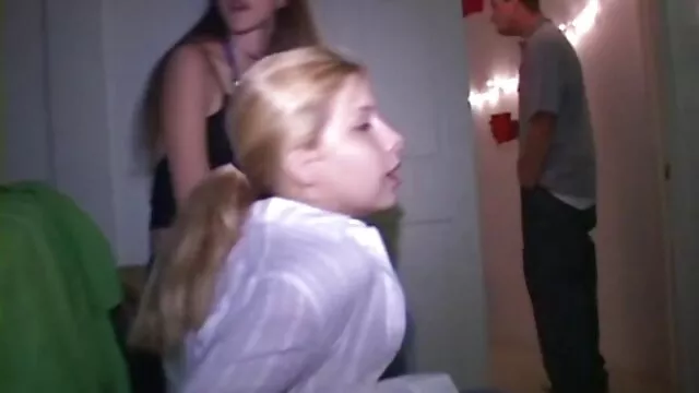 شرح لصديق من افلام جنس عربى واجنبى الثقوب العذراء على الجسد الأنثوي