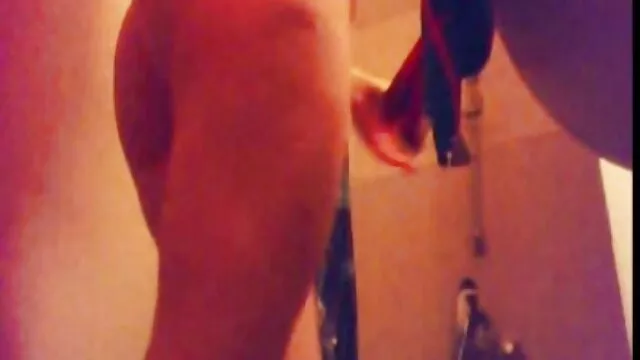 ابنة اشتعلت والدها جورجيا فيلم اجنبي سكس جديد بسبب العادة السرية وقررت مساعدته تبا لها