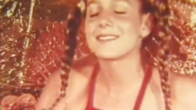 قام بائع قصير في متجر للملابس الداخلية بفحص الأعضاء التناسلية للنموذج وفجرها في افلام سكس اجنبي مترجم نار الحجم الكبير الذي ضربها به الديك
