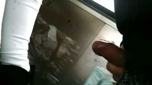 حفلة سگس اجنب موسيقية الملكة نيجيريا واثنين من الخدم تأخذ دورها الحصول على كس على الشاطئ ، يبصقون ، الدهون
