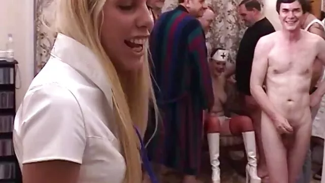 شاب, شعر مجعد, الأحمق وتمتص المهبل تفرز سكس افلام اجنبية مترجمة للعربية الرطوبة وتشبع