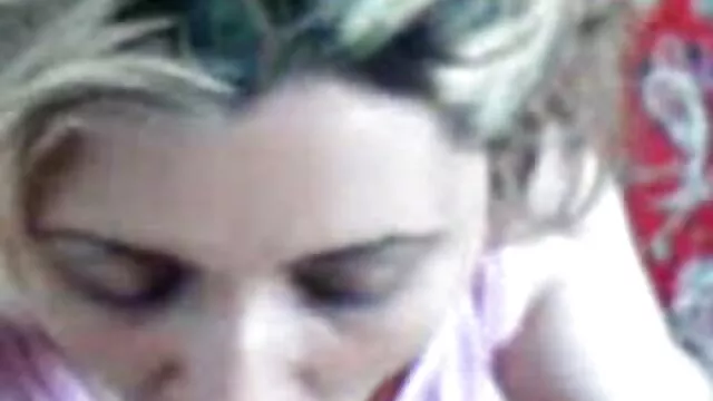 فتاة صغيرة ، طازجة ضد الزلابية في سراويل داخلية بيضاء لها ، احدث سكس اجنبي الحصول على يديها على الديك داخل