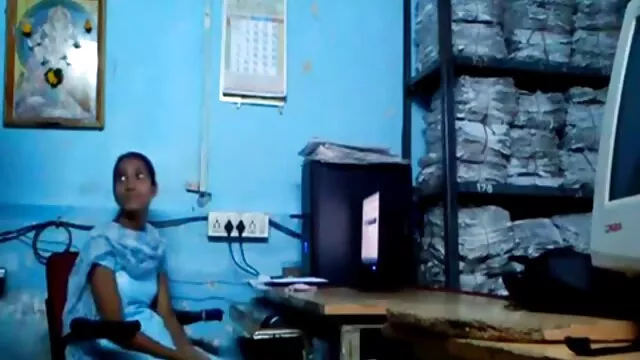 Handjob نائب الرئيس في العين خنق امرأة, عبودية, مشعرات الراحة له مع اليد الأخرى الضغط سكس اجنبي مترجم جوردي على المنشعب