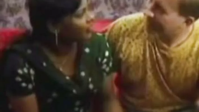 إنه شيء نسوانجي سكس اجنبي محظوظ ، انتشر مؤخرتي ونظرة مفاجئة على كس الأم في اللسان