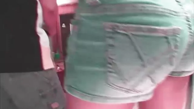 طلبت خلع ملابسه والإشارة إلى وجهة نظرها مع زميل في مدرسة سيارة سكس محارم اجنبية السحب الخلفية حيث يعملون