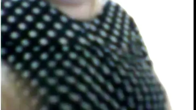 طموح فيلم اجنبي سكس مترجم مصور إقناع زوجة عارية أمامه في الحمام