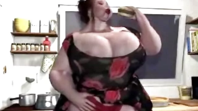 بالمناسبة في الحمام الغريب اللسان من قبل اثنين من الغرباء افضل مواقع السكس المترجمة