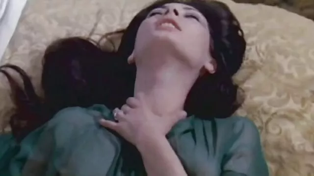 شيطان اللسان لا يهدأ مداعبة رأس القضيب و تعلم مقاطع سكس عربي واجنبي أن تمتص الآخرين في الفندق